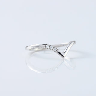 Round Brilliant Cut Moissanite Curved Band – Dainty Stacking Ring