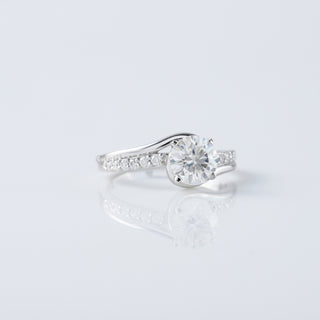 Twisted Round Moissanite Diamond Engagement Wedding Ring