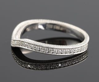 Curved Vintage Round Cut Moissanite Wedding Band