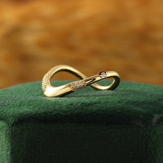 Round Lab Grown Diamond Curved Matching Band in 14K Solid Gold