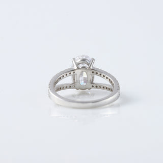 2.20 CT Oval Moissanite Splt Shank Engagement Ring
