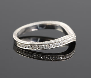 Curved Vintage Round Cut Moissanite Wedding Band