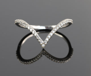 V Shape Round Cut Moissanite Wedding Band